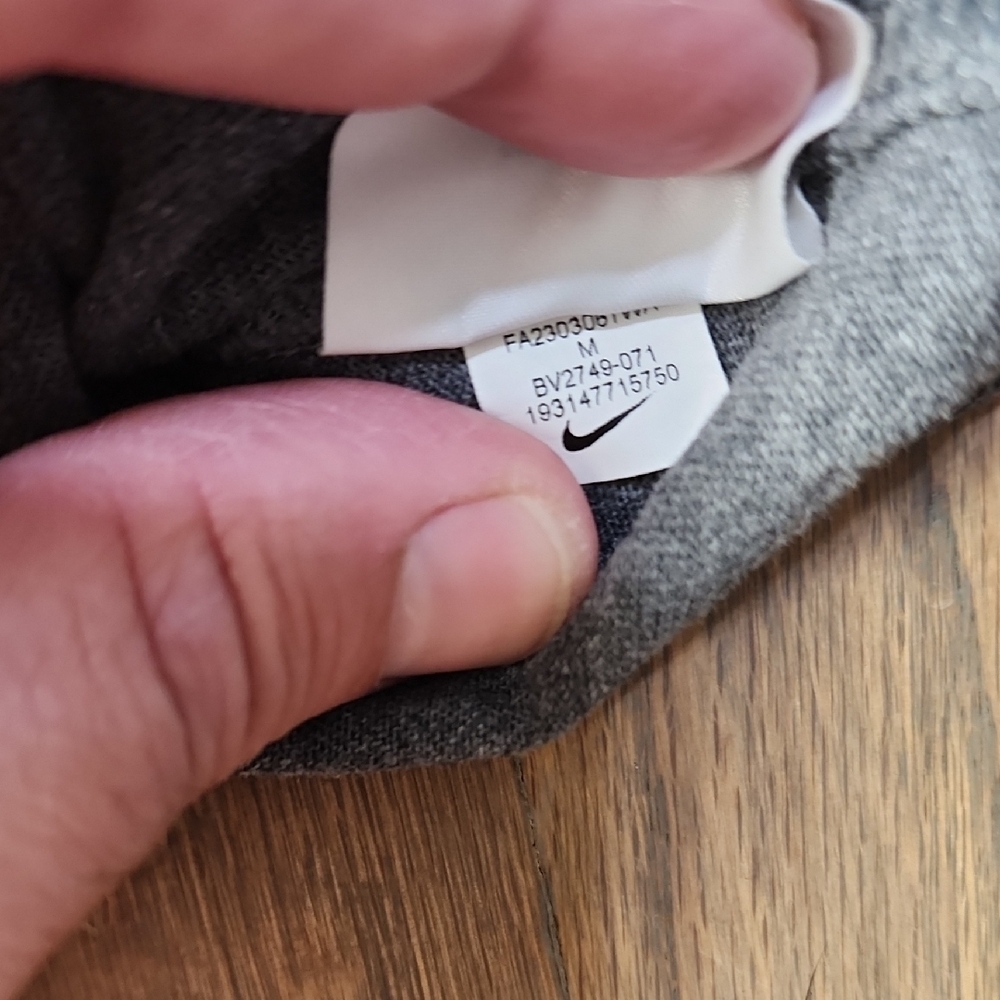 Nike Men's Gray Hoodie - Picture 5 of 6